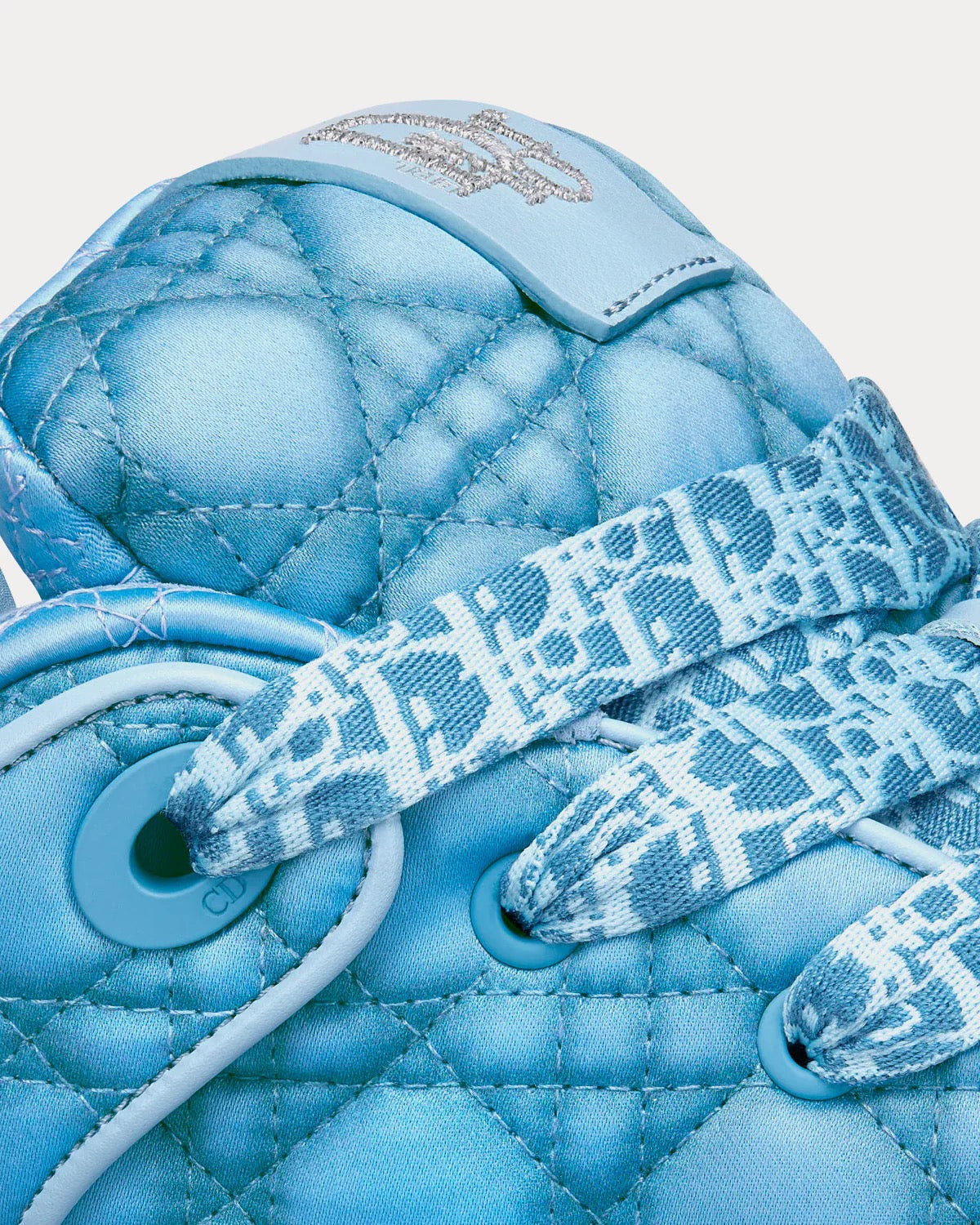 "B9" Sneaker